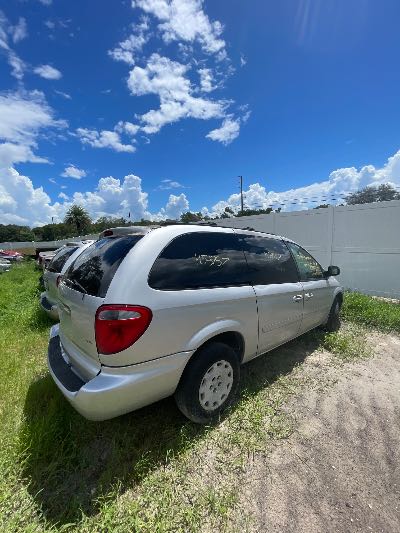2004 Chrysler Town & Country Location - Chrysler - Row 39 - Stock # H53957