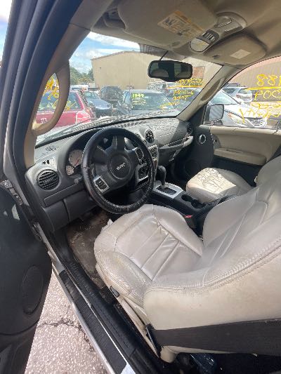 2004 Jeep Liberty Location - Chrysler - Row 38 - Stock # H53988