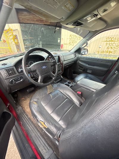 2004 Ford Explorer Location - Ford - Row 33 - Stock # H54009