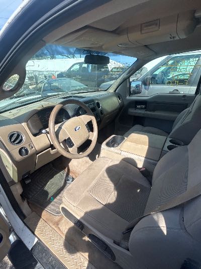 2004 Ford F-150 Location - Large Trucks & Vans - Row 32 - Stock # H54027