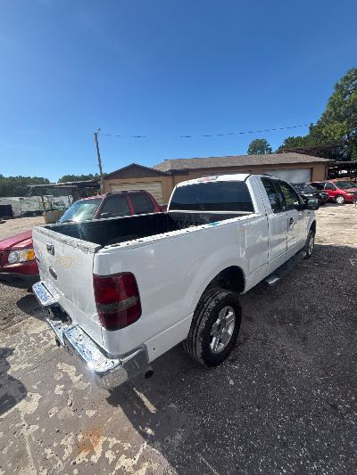 2004 Ford F-150 Location - Large Trucks & Vans - Row 32 - Stock # H54027