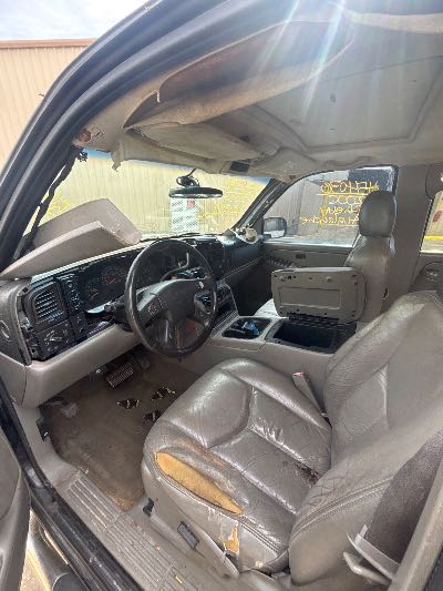 2006 Chevrolet Avalanche 1500 Location - Large Trucks & Vans - Row 32 - Stock # H54030