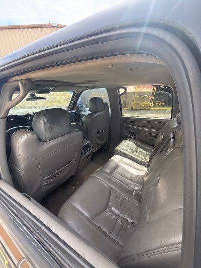2006 Chevrolet Avalanche 1500 Location - Large Trucks & Vans - Row 32 - Stock # H54030