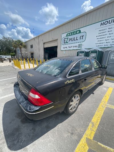 2005 Ford Five Hundred Location - Ford - Row 34 - Stock # H54051