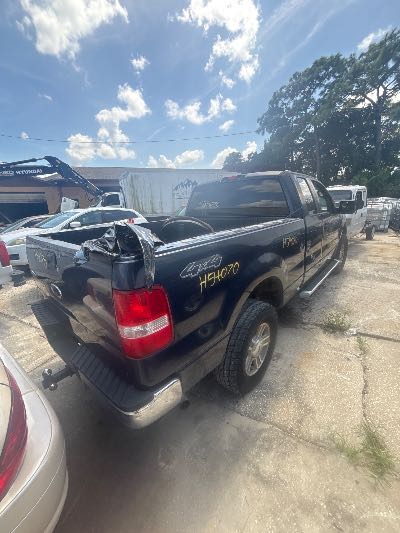 2005 Ford F-150 Location - Large Trucks & Vans - Row 32 - Stock # H54070