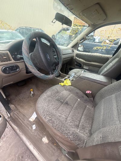 2003 Ford Explorer Location - Ford - Row 35 - Stock # H53943