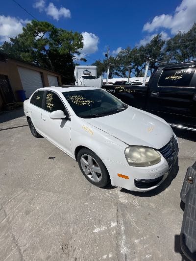 2009 Volkswagen Jetta Location - Imports - Row 4 - Stock # H54111
