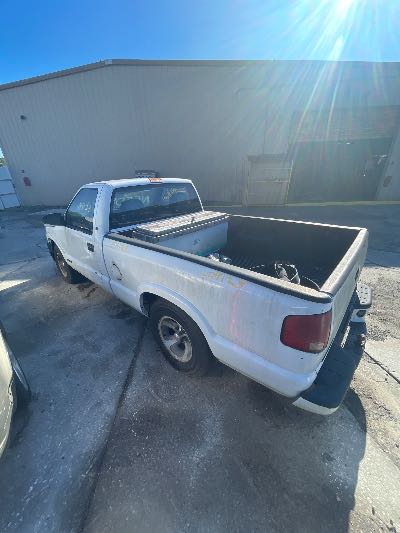 2000 Chevrolet S-10 Location - GM - Row 26 - Stock # H54123