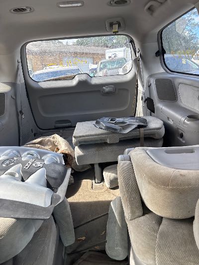 2006 Kia Sedona Location - Imports - Row 3 - Stock # H54127