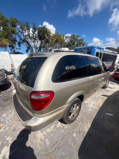 2005 Dodge Grand Caravan Location - Chrysler - Row 39 - Stock # H54106