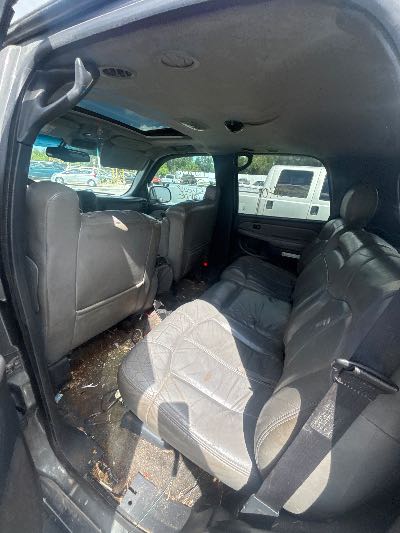 2001 Chevrolet Tahoe Location - Large Trucks & Vans - Row 32 - Stock # H54140