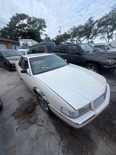 2002 Cadillac Eldorado Location - GM - Row 27 - Stock # H54149