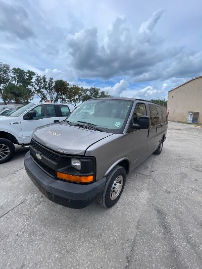 2006 Chevrolet Express Location - Large Trucks & Vans - Row 33 - Stock # H54161