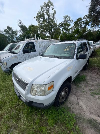 2006 Ford Explorer Location - Ford - Row 37 - Stock # H54101