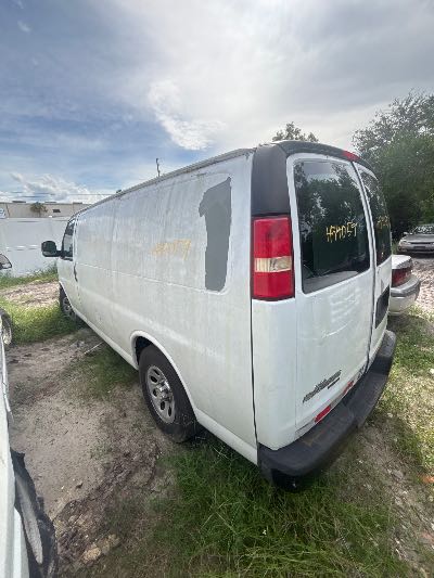 2011 Chevrolet Express 1500 Location - Large Trucks & Vans - Row 48 - Stock # H54059