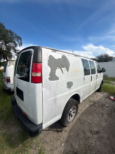 2011 Chevrolet Express 1500 Location - Large Trucks & Vans - Row 48 - Stock # H54059
