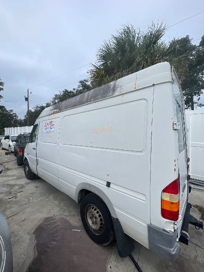 2005 Dodge Sprinter Van Location - Large Trucks & Vans - Row 48 - Stock # H54058