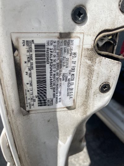 1995 Ford Taurus Location - Ford - Row 36 - Stock # H54165