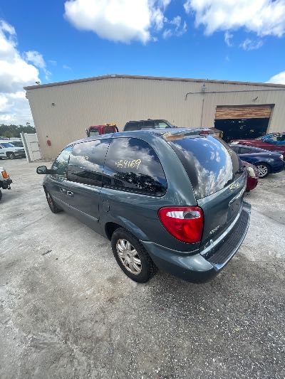 2006 Chrysler Town and Country Location - Chrysler - Row 40 - Stock # H54169