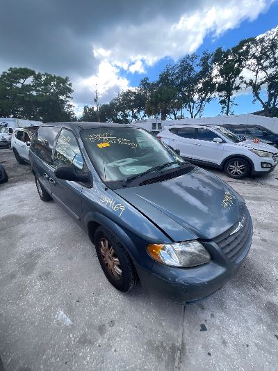 2006 Chrysler Town and Country Location - Chrysler - Row 40 - Stock # H54169