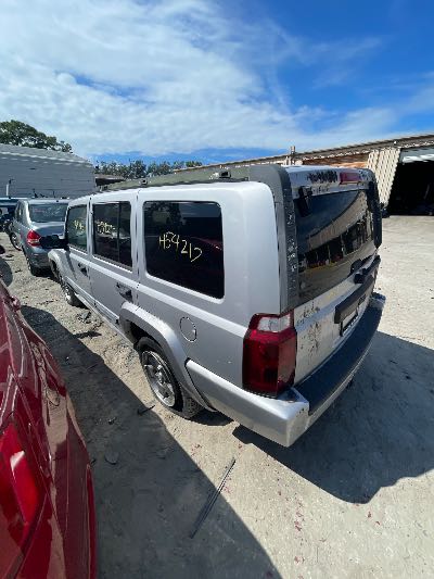 2006 Jeep Commander Location - Chrysler - Row 41 - Stock # H54217