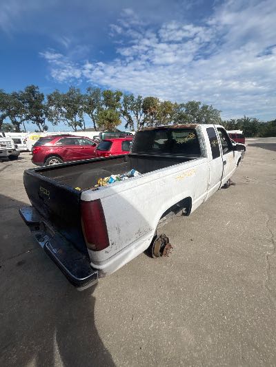 1995 Chevrolet C/K 2500 Location - Large Trucks & Vans - Row 48 - Stock # H54223