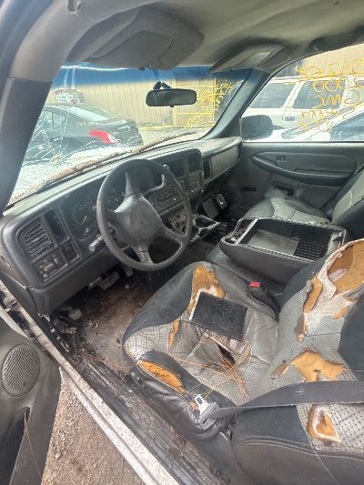 2000 GMC Sierra 1500 Location - Large Trucks & Vans - Row 48 - Stock # H54268