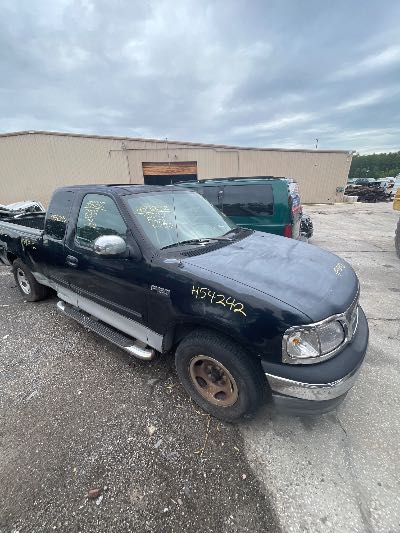 2003 Ford F-150 Location - Large Trucks & Vans - Row 35 - Stock # H54242