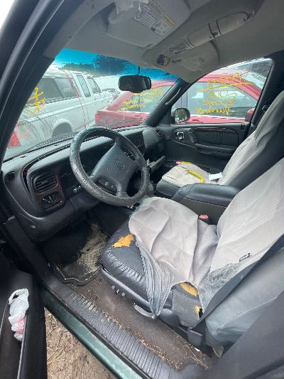 2000 Dodge Durango Location - Chrysler - Row 41 - Stock # H54203