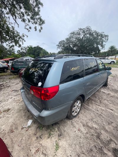 2006 Toyota Sienna Location - Imports - Row 11 - Stock # H54205