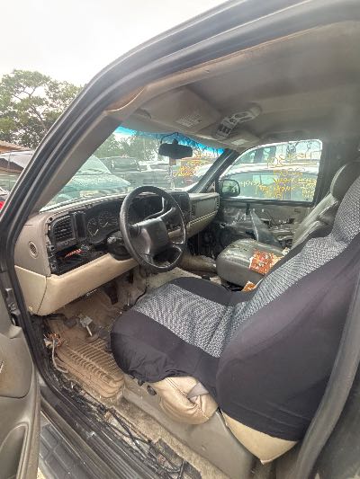 2000 Chevrolet Suburban Location - Large Trucks & Vans - Row 34 - Stock # H54301