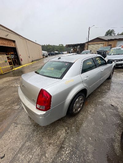 2005 Chrysler 300 Location - Chrysler - Row 42 - Stock # H54332