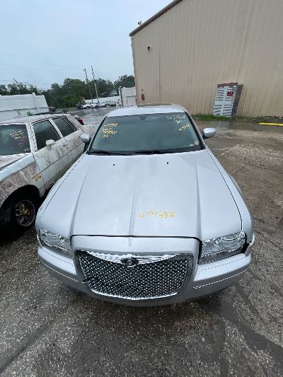 2005 Chrysler 300 Location - Chrysler - Row 42 - Stock # H54332