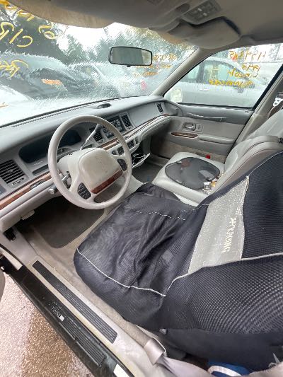 1995 Lincoln Town Car Location - Ford - Row 25 - Stock # H54335