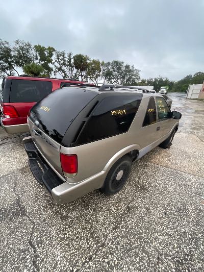 2001 GMC Jimmy Location - GM - Row 32 - Stock # H54329