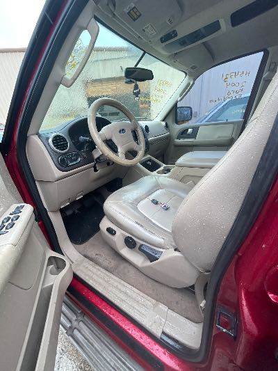 2004 Ford Expedition Location - Large Trucks & Vans - Row 36 - Stock # H54331