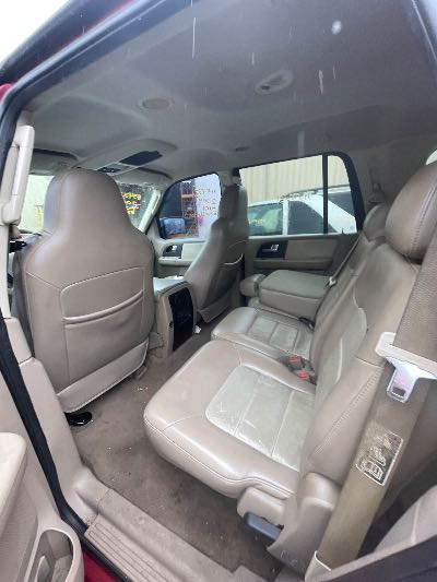 2004 Ford Expedition Location - Large Trucks & Vans - Row 36 - Stock # H54331
