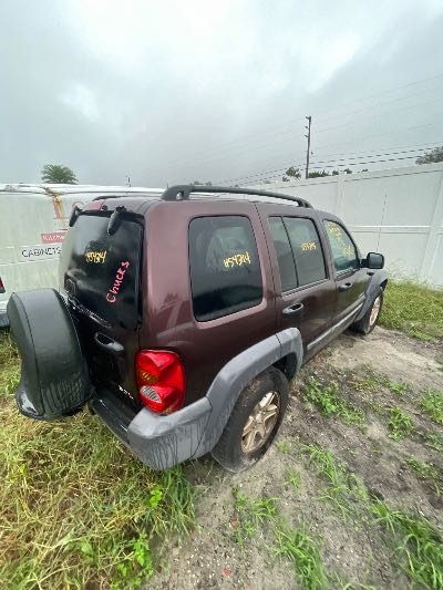 2004 Jeep Liberty Location - Chrysler - Row 43 - Stock # H54314