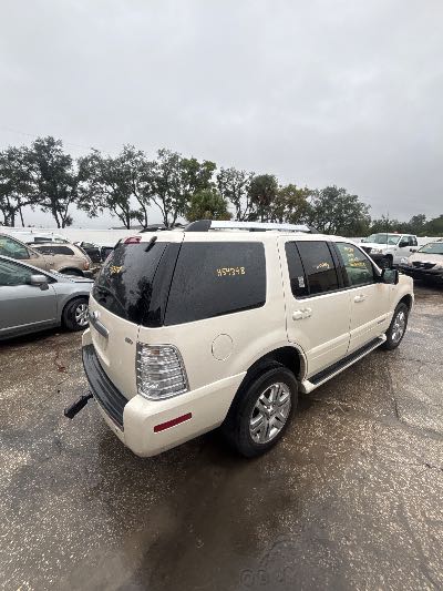 2007 Mercury Mountaineer Location - Ford - Row 25 - Stock # H54348