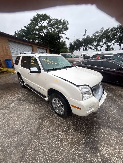 2007 Mercury Mountaineer Location - Ford - Row 25 - Stock # H54348