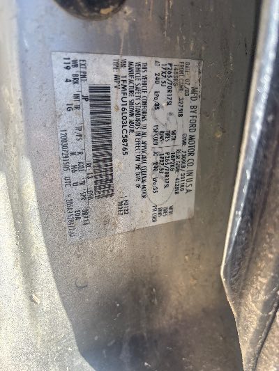 2003 Ford Expedition Location - Large Trucks & Vans - Row 15 - Stock # H54461