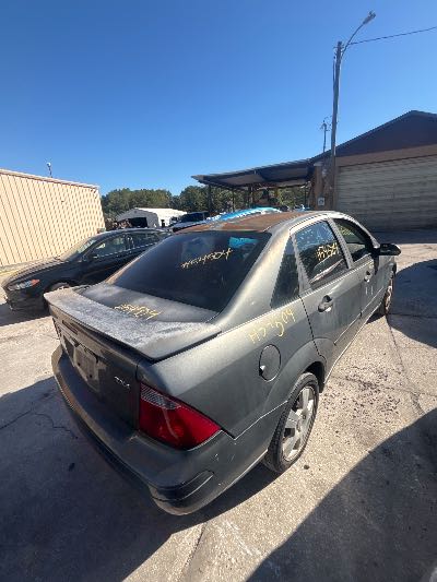2005 Ford Focus Location - Ford - Row 27 - Stock # H54504