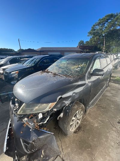 2013 Nissan Pathfinder Location - Imports - Row 20 - Stock # H54453