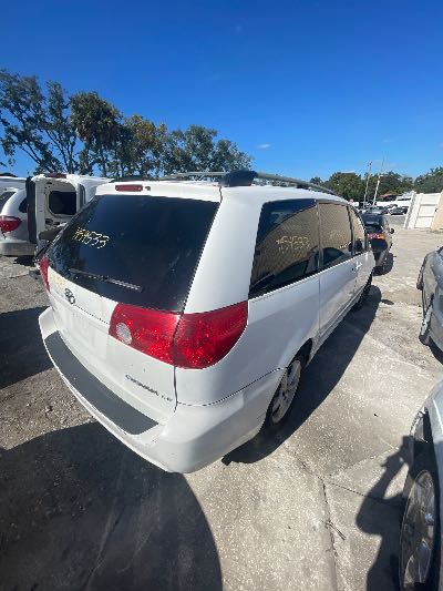 2006 Toyota Sienna Location - Imports - Row 21 - Stock # H54533