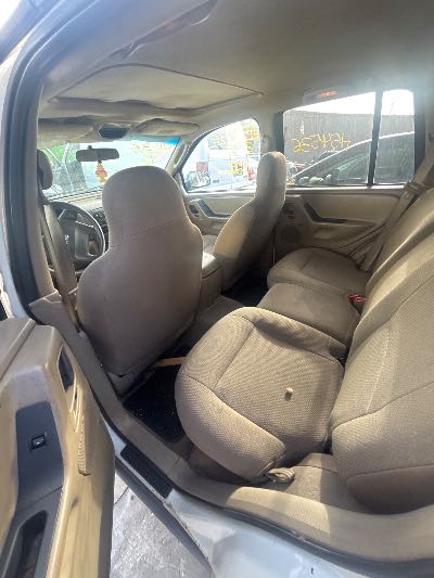 2004 Jeep Grand Cherokee Location - Chrysler - Row 44 - Stock # H54536