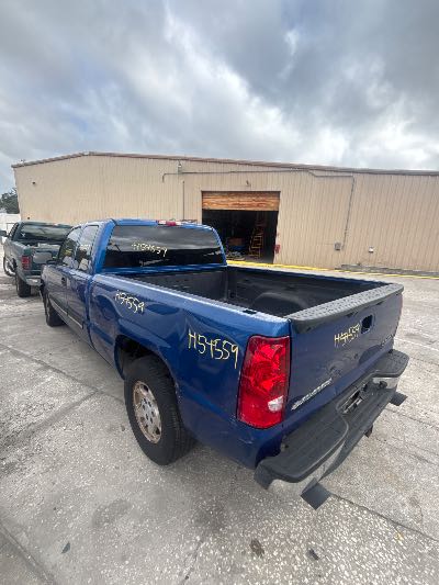 2003 Chevrolet Silverado 1500 Location - Large Trucks & Vans - Row 18 - Stock # H54559