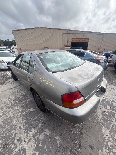 1999 Nissan Altima Location - Imports - Row 22 - Stock # H54556