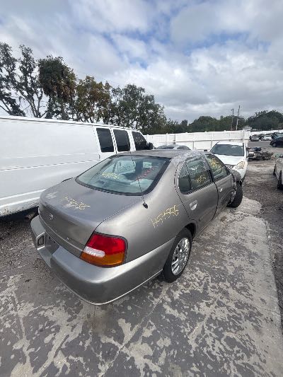 1999 Nissan Altima Location - Imports - Row 22 - Stock # H54556
