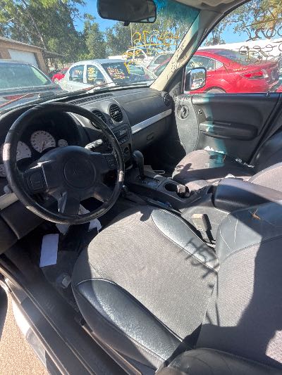 2002 Jeep Liberty Location - Chrysler - Row 43 - Stock # H54576