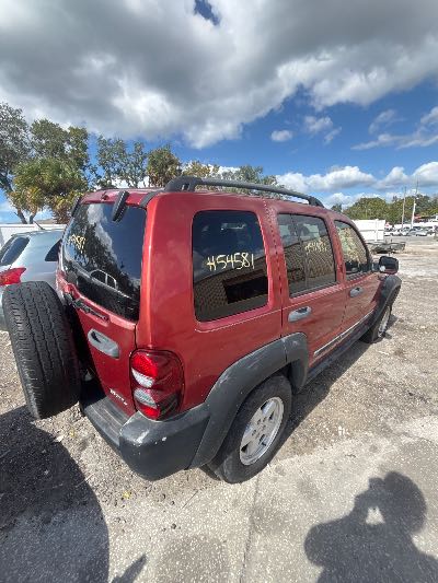 2006 Jeep Liberty Location - Chrysler - Row 44 - Stock # H54581